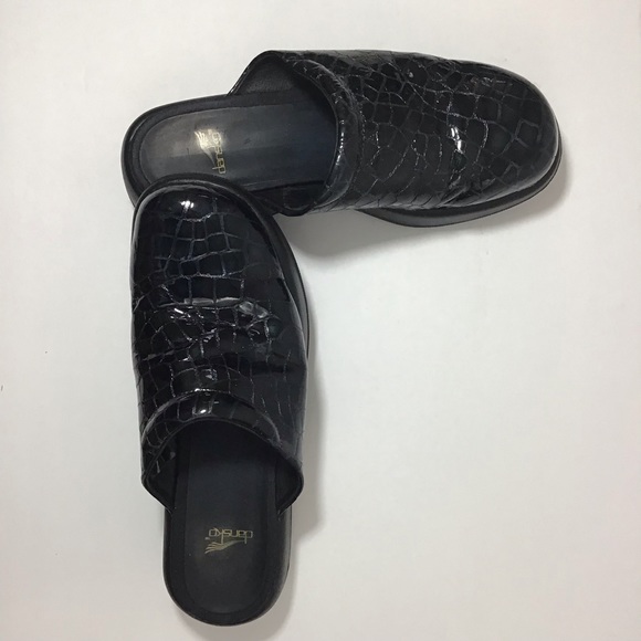 DANSKO PATENT LEATHER CROC PRINT CLOG SLIDES - Picture 2 of 8